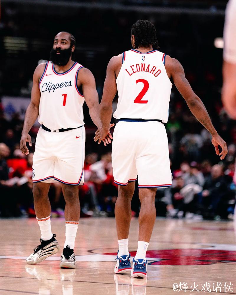 船记：伦纳德与詹姆斯-哈登未接受媒体采访便离开了球馆