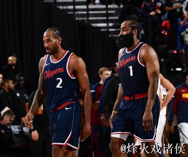 船记：伦纳德与詹姆斯-哈登未接受媒体采访便离开了球馆