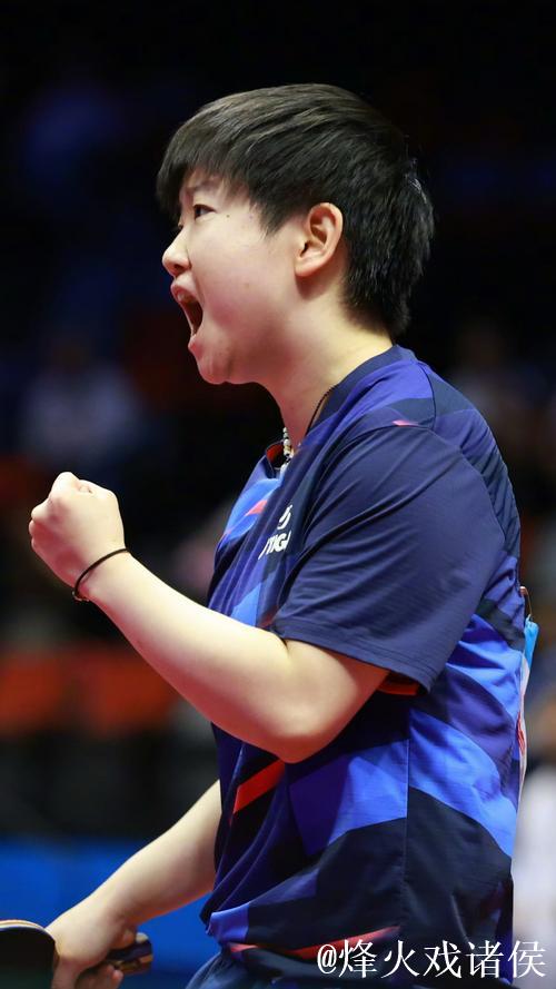 孙颖莎4-1战胜王晓彤 成功晋级十五运会女单八强 孙颖莎4-1战胜王晓彤 成功晋级十五运会女单八强