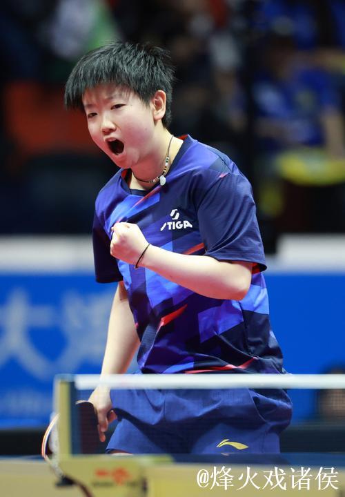 孙颖莎4-1战胜王晓彤 成功晋级十五运会女单八强 孙颖莎4-1战胜王晓彤 成功晋级十五运会女单八强